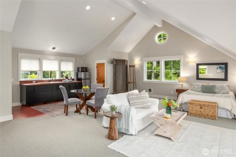 4548 Island Avenue NE Bainbridge Island WA 98110