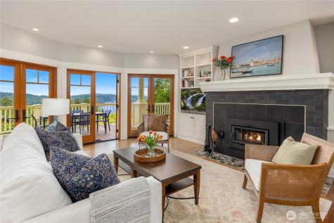 4548 Island Avenue NE Bainbridge Island WA 98110