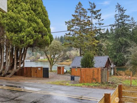 16602 Delano Road Lakebay WA 98349