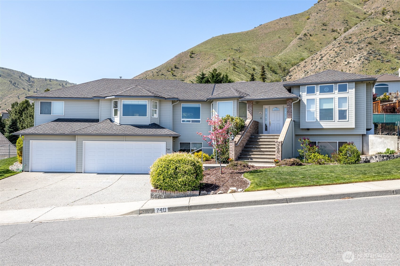 740 Castle Heights Drive Wenatchee WA 98801