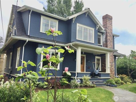4504 37th Seattle WA 98105