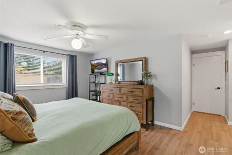 9910 Zircon Drive SW Lakewood WA 98498