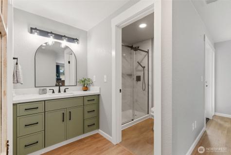 9910 Zircon Drive SW Lakewood WA 98498