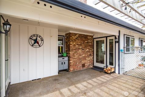 9910 Zircon Drive SW Lakewood WA 98498