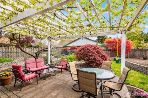 9910 Zircon Drive SW Lakewood WA 98498