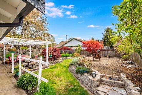 9910 Zircon Drive SW Lakewood WA 98498