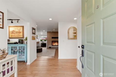 9910 Zircon Drive SW Lakewood WA 98498