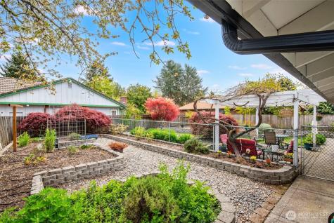 9910 Zircon Drive SW Lakewood WA 98498