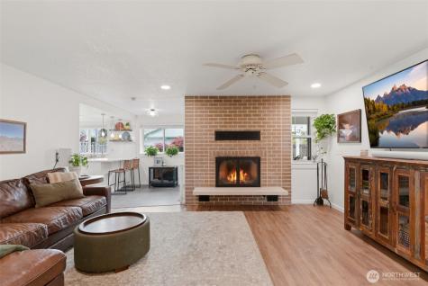 9910 Zircon Drive SW Lakewood WA 98498