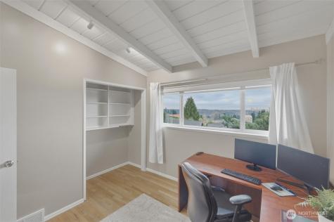 13635 SE 43rd Street Bellevue WA 98006