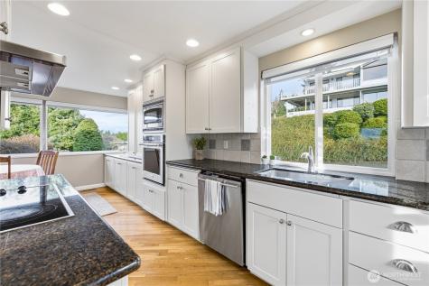 13635 SE 43rd Street Bellevue WA 98006