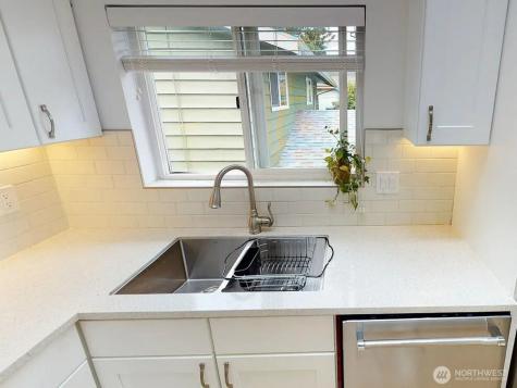 12043 Bartlett Avenue NE Seattle WA 98125
