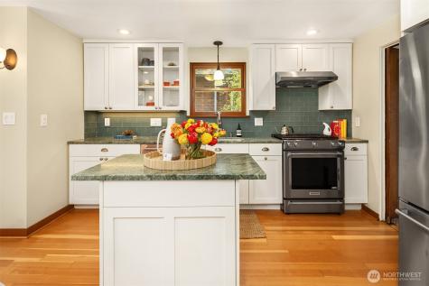 6856 17th Avenue NE Seattle WA 98115