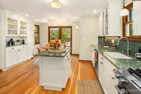 6856 17th Avenue NE Seattle WA 98115