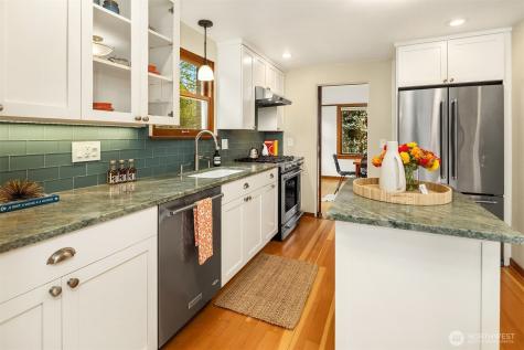 6856 17th Avenue NE Seattle WA 98115