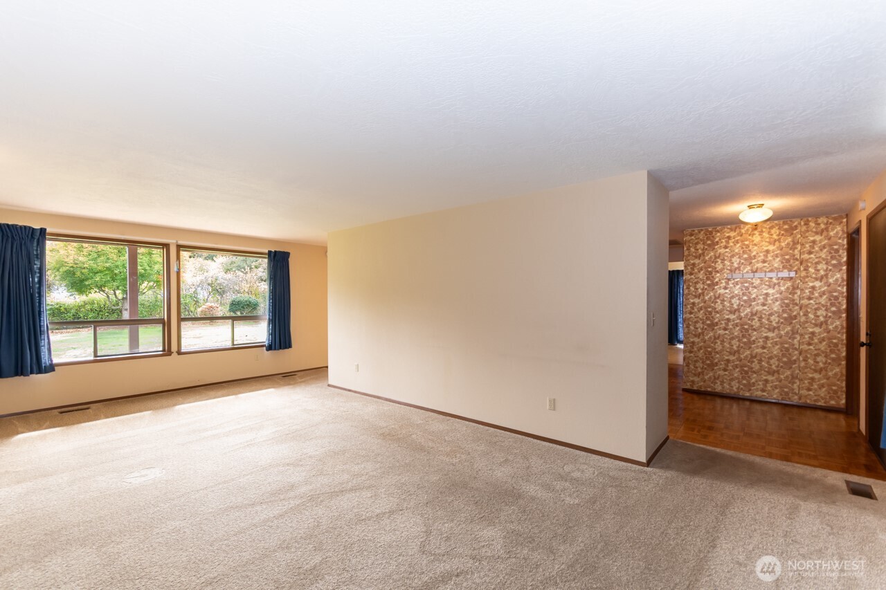 2808 W Edgewood Drive Port Angeles WA 98363
