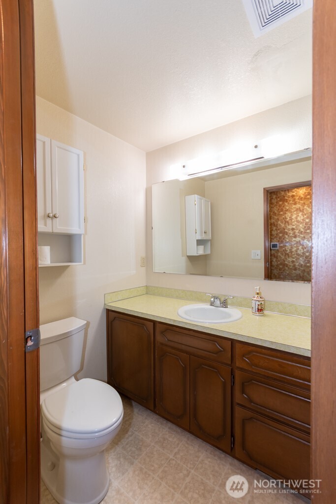 2808 W Edgewood Drive Port Angeles WA 98363