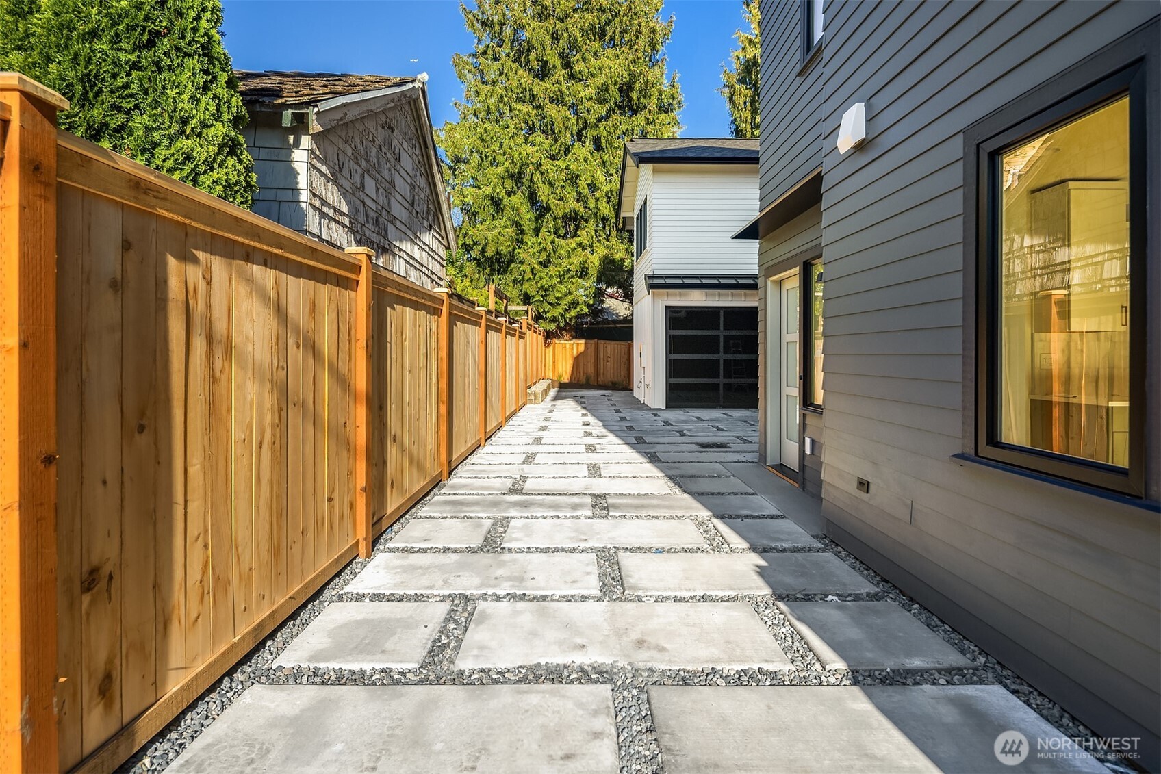7062 Cleopatra Place NW Seattle WA 98117