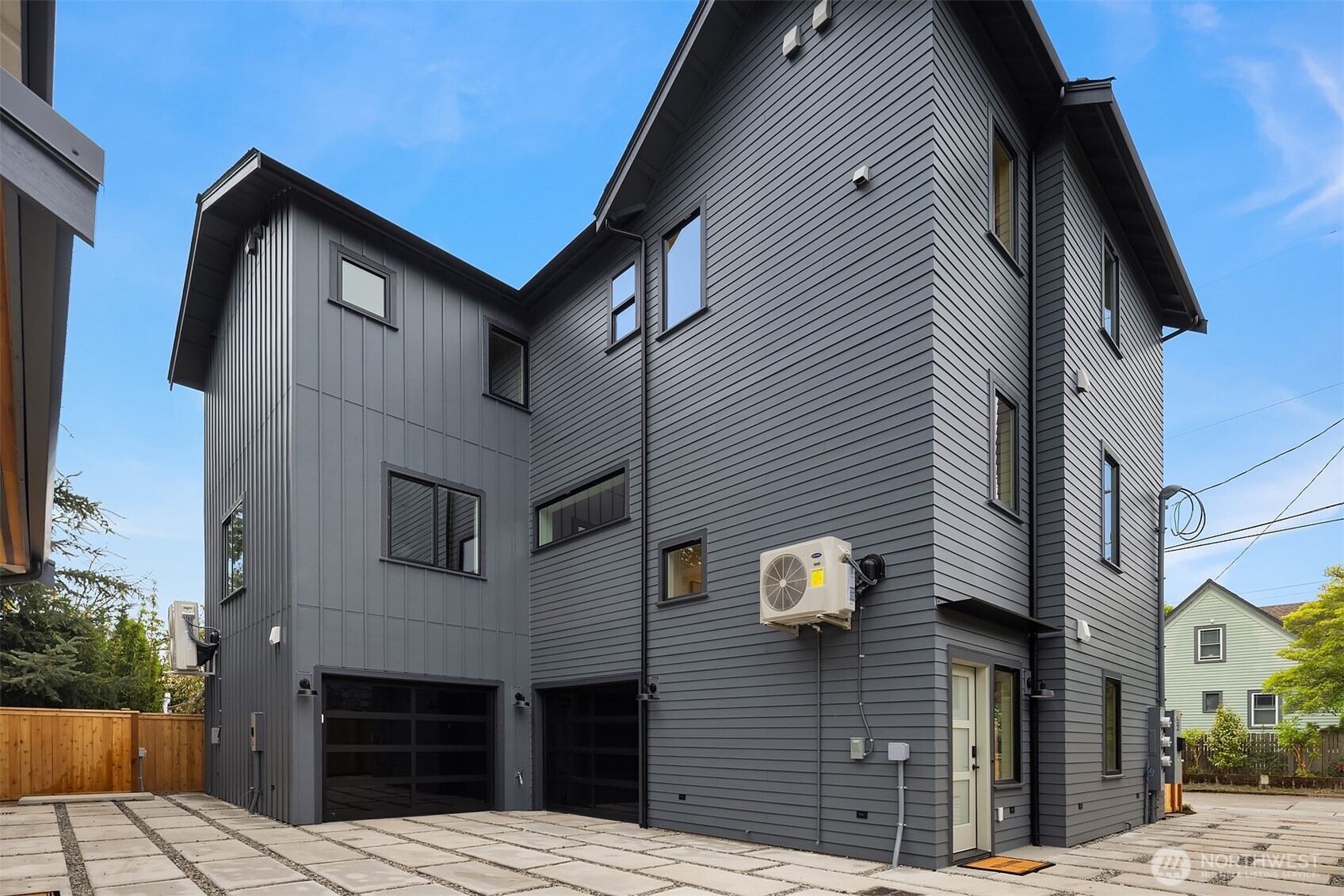 7062 Cleopatra Place NW Seattle WA 98117