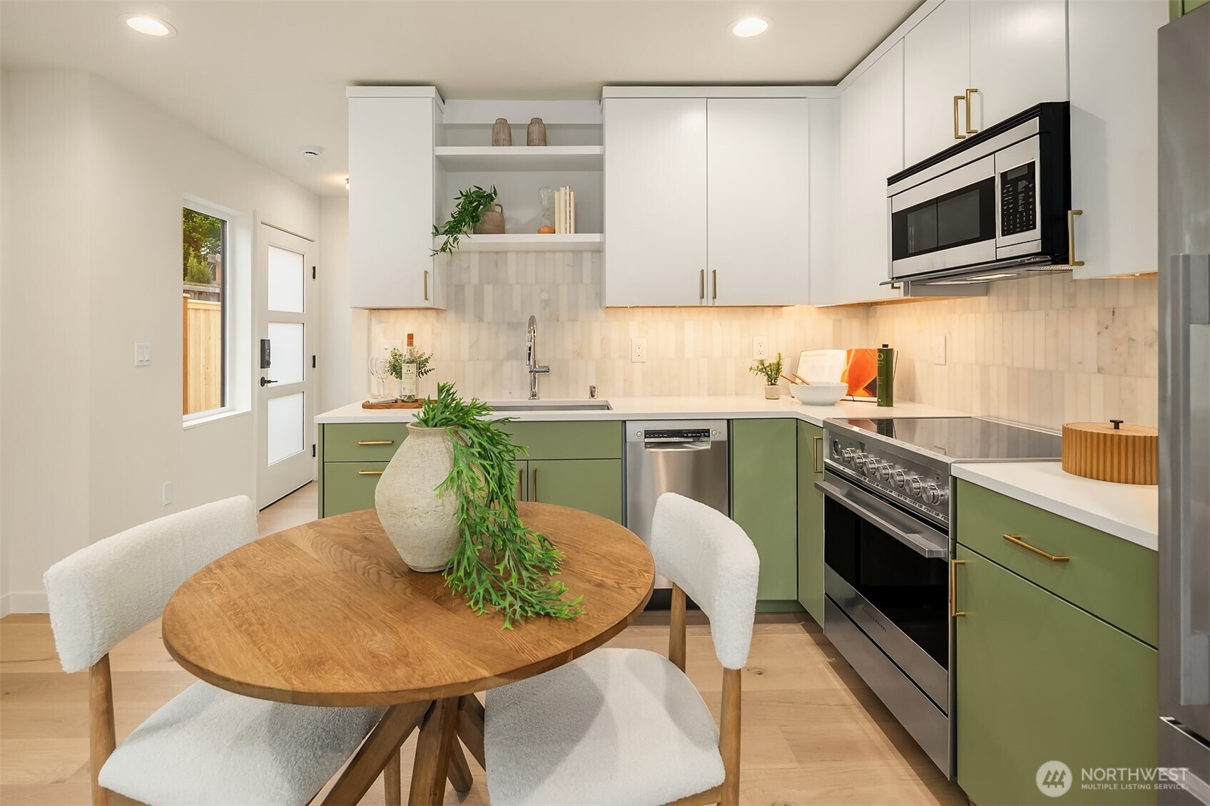 7062 Cleopatra Place NW Seattle WA 98117