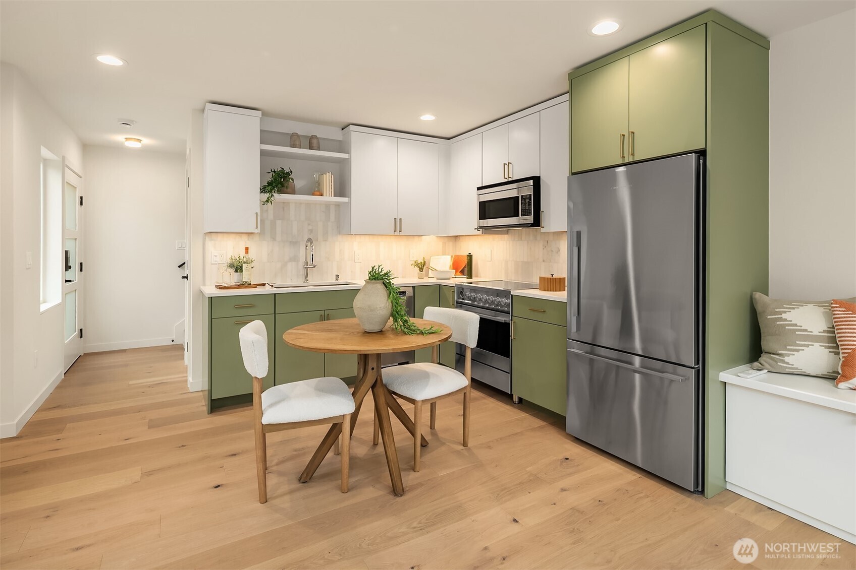 7062 Cleopatra Place NW Seattle WA 98117