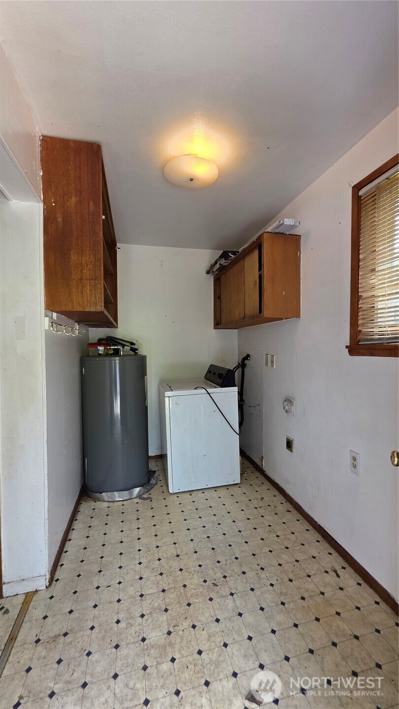 836 E 47th Tacoma WA 98404