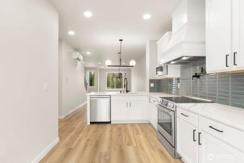 16823 Alder Way Lynnwood WA 98037