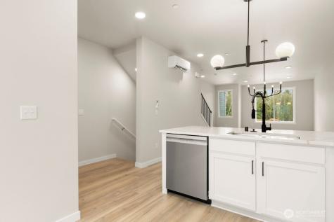 16823 Alder Way Lynnwood WA 98037