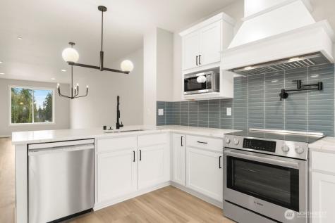 16823 Alder Way Lynnwood WA 98037