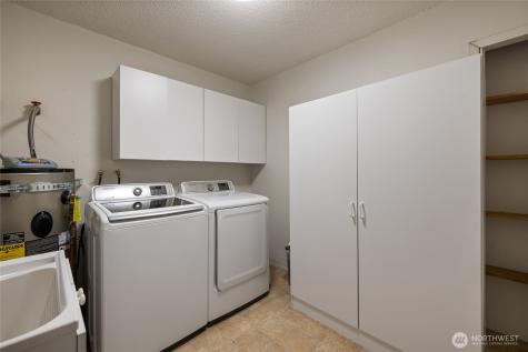 827 99th St S Tacoma WA 98444