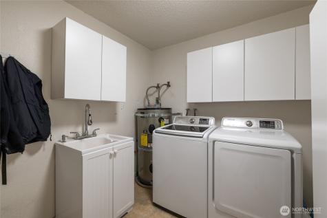 827 99th St S Tacoma WA 98444