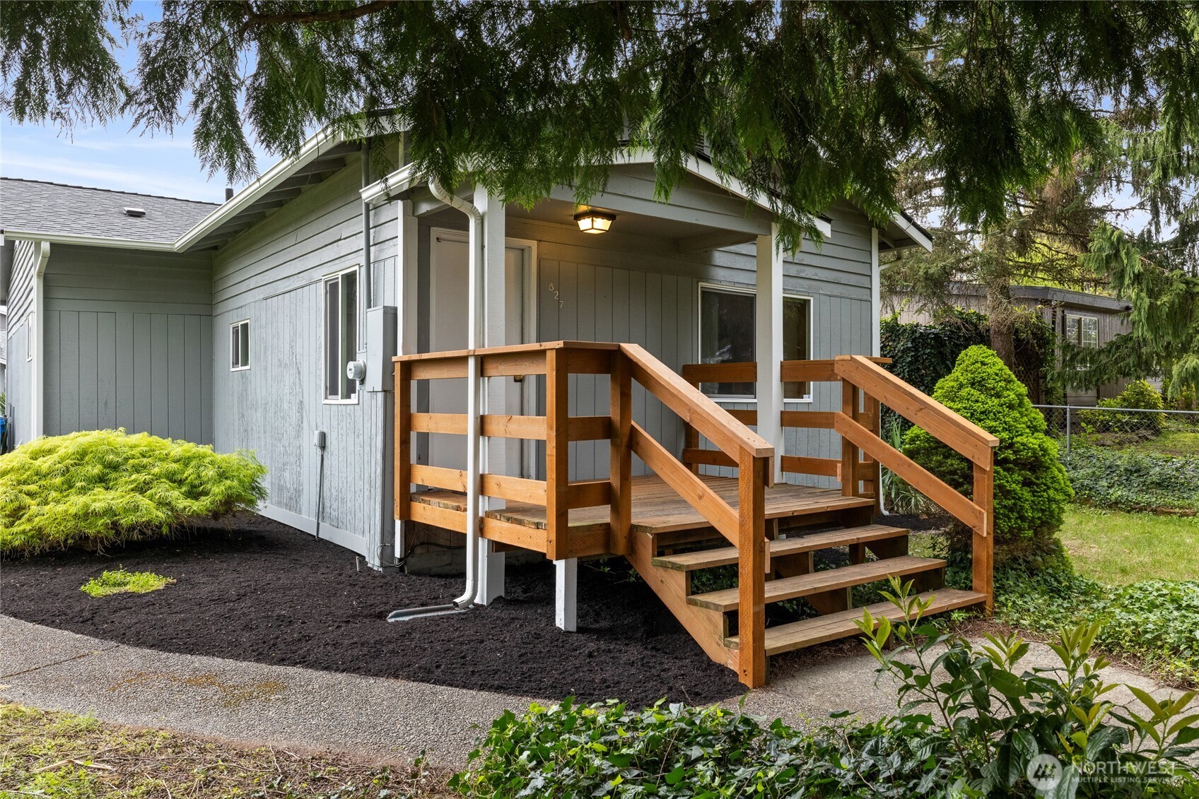 827 99th St S Tacoma WA 98444