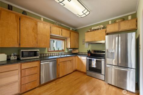 827 99th St S Tacoma WA 98444
