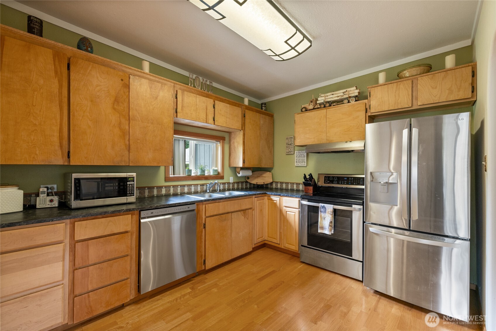 827 99th St S Tacoma WA 98444