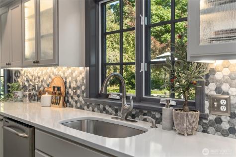 12628 72nd Avenue NE Kirkland WA 98034