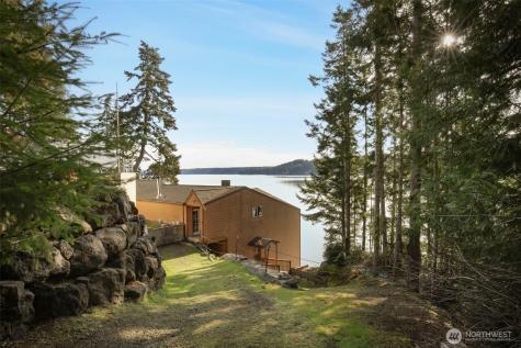 9930 Misery Point Road NW Seabeck WA 98380