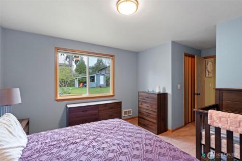 812 California Avenue SE Port Orchard WA 98366
