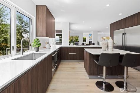 6304 Lakeview Drive Kirkland WA 98033