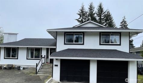 1017 Ballentine Street Raymond WA 98577
