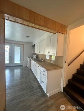 1017 Ballentine Street Raymond WA 98577