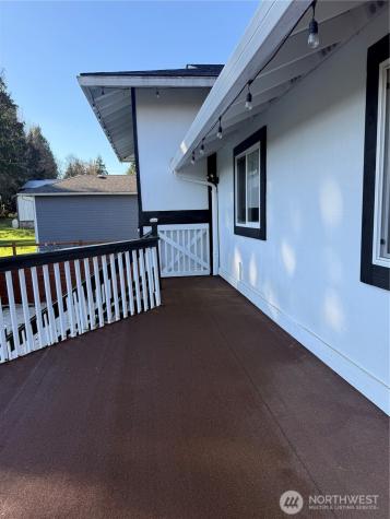 1017 Ballentine Street Raymond WA 98577