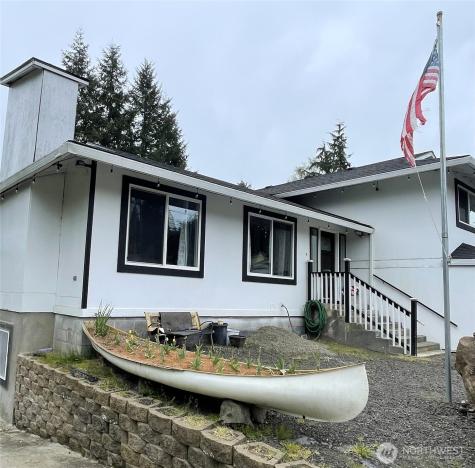 1017 Ballentine Street Raymond WA 98577