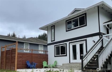 1017 Ballentine Street Raymond WA 98577