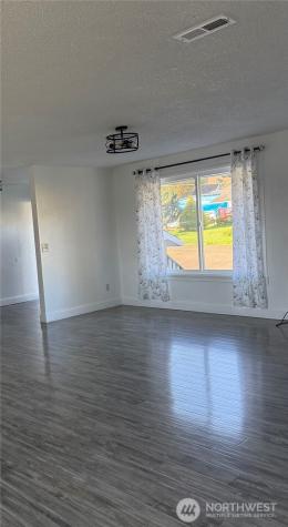 1017 Ballentine Street Raymond WA 98577