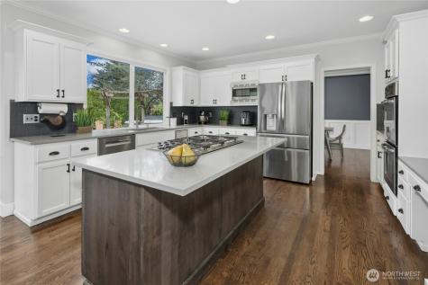 2218 274th Court SE Sammamish WA 98075