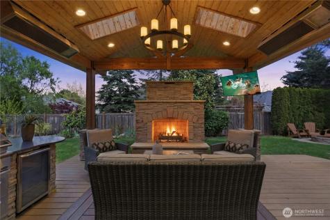 2218 274th Court SE Sammamish WA 98075