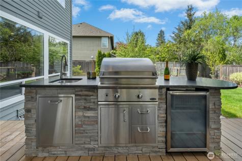 2218 274th Court SE Sammamish WA 98075