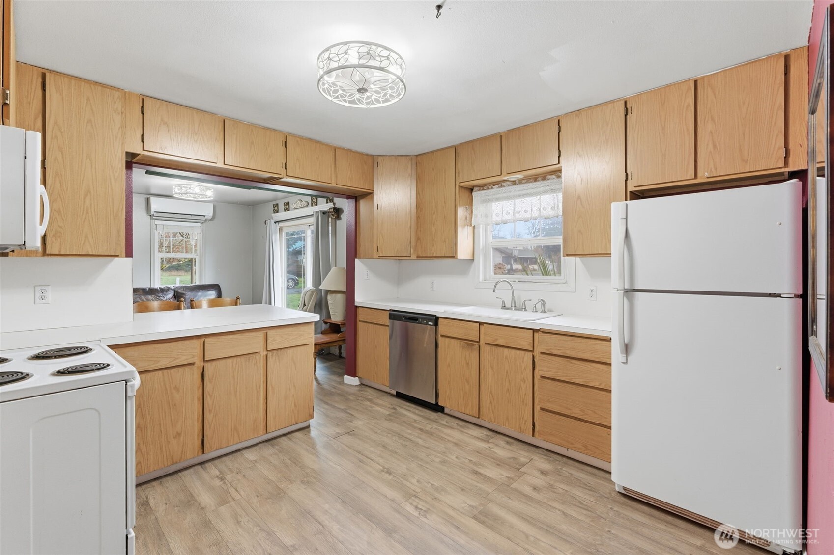 403 Queen Avenue Pe Ell WA 98572