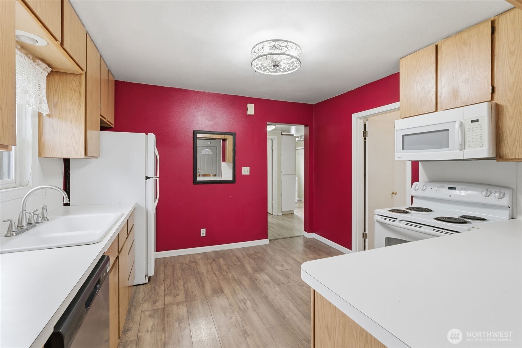 403 Queen Avenue Pe Ell WA 98572