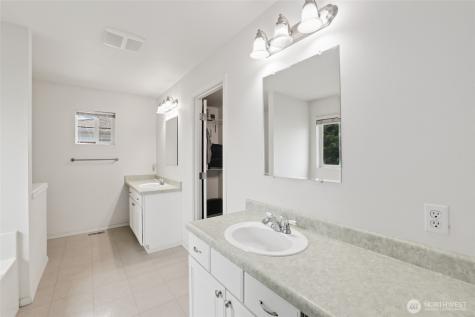 18412 95th Avenue Ct E Puyallup WA 98375